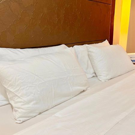Newport Hotel Near Naia Manila Airport Terminal Pasay Exteriör bild